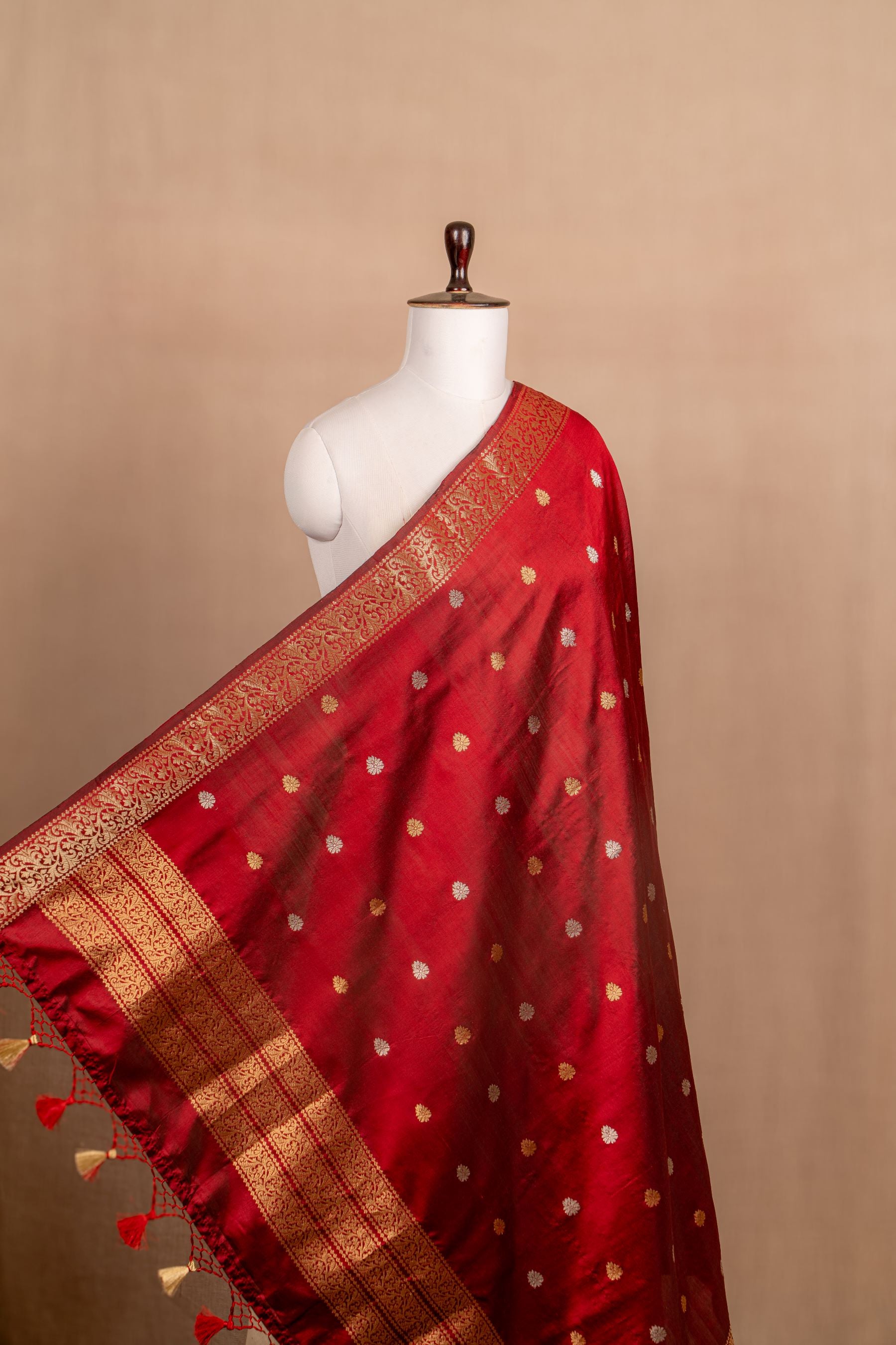 Maroon Cutwork Buti Pure Silk Handloom